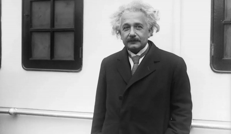 क्या आइंस्टीन ने कहा था 'अज्ञानता से अधिक खतरनाक केवल अहंकार है'?