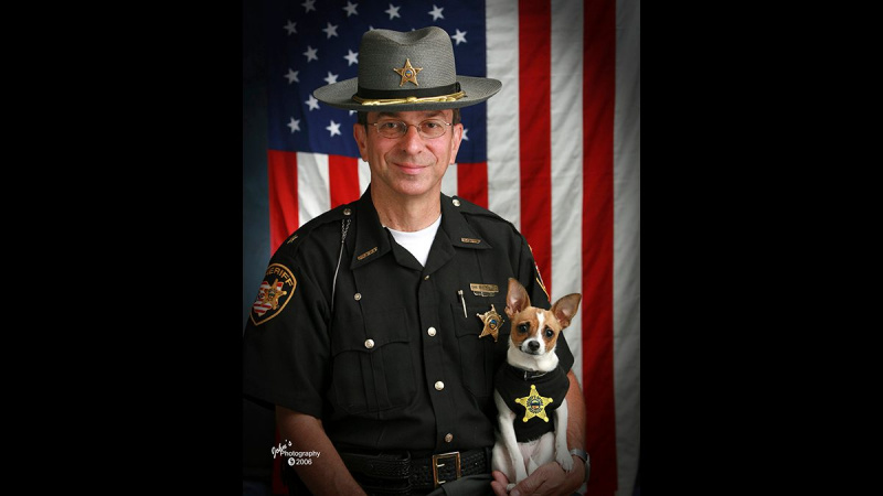 Der pensionierte Ohio Sheriff und der kleine K-9 Partner sterben am selben Tag