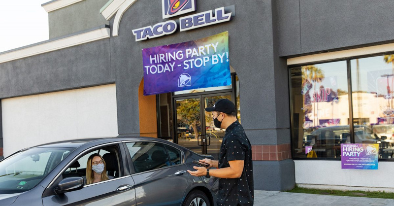 Taco Bell gab im April 2021 bekannt, dass an einem Tag 5.000 Mitarbeiter eingestellt werden sollen.