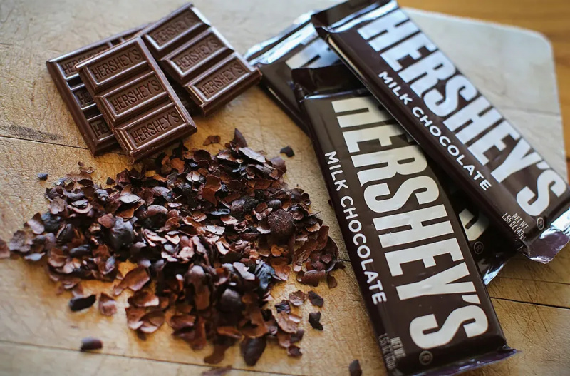 Reese'in Hershey's Chocolate ile Sona Giren İlişkisi 'Uyanıklık' Nedeniyle mi?