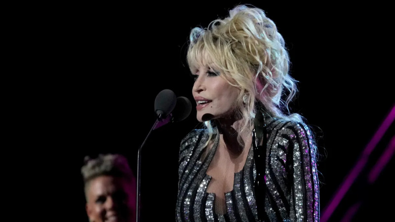 Dolly Parton „Vorwürfe“-Werbung, CBD-Gummi-Behauptungen sind falsch