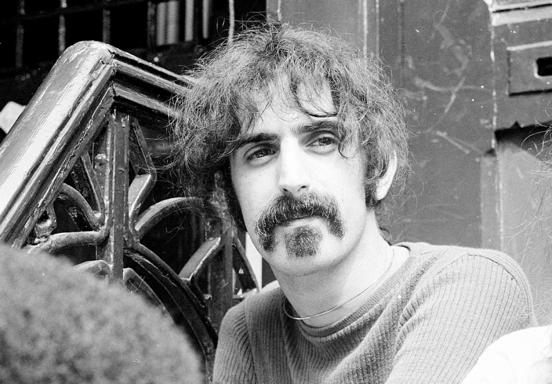 Sa Frank Zappa at den største trusselen mot amerikansk demokrati er fascistisk teokrati?