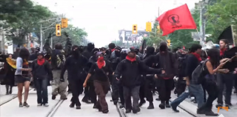 Viser denne videoen 'Left-Wing Mob' begår voldshandlinger?