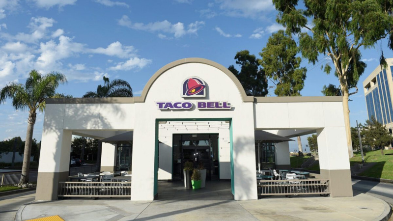 Je Taco Bell januarja 2021 odstranil priljubljene elemente menija?