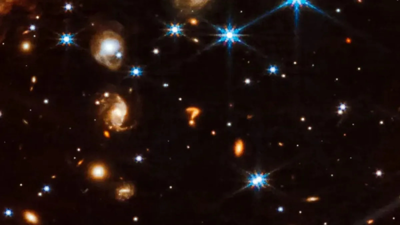 Wurde eine „Fragezeichen“-Formation im Weltraum dokumentiert?