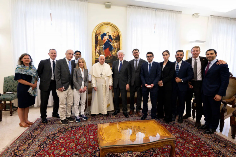 Kas paavst Franciscus kohtus Bill Clintoni ja Alexander Sorosega?
