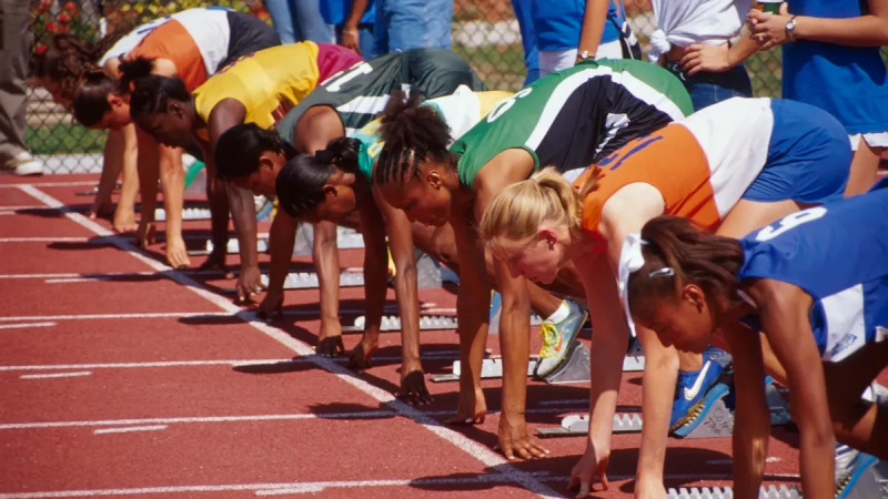 האם איגוד האתלטיקה של פלורידה HS המליץ ​​לדרוש מספורטאים סטודנטים להגיש מידע על הווסת?