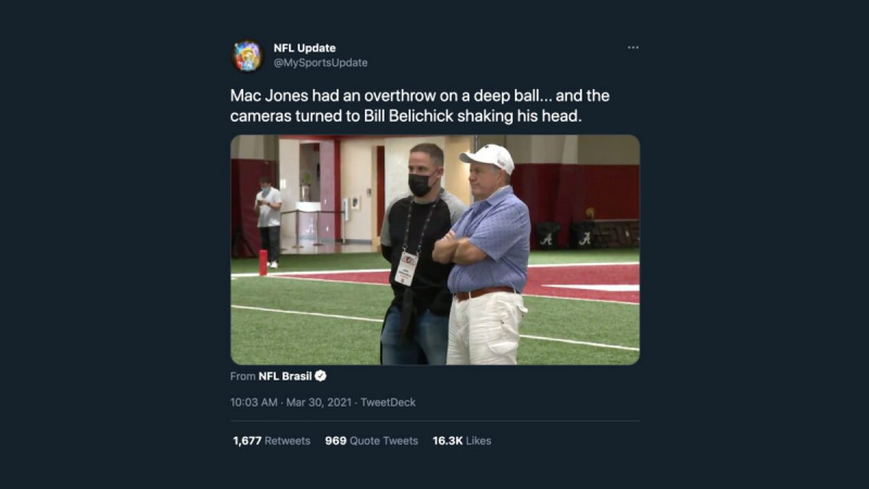Билл Беличик якобы отреагировал на свержение Мака Джонса на профессиональном футбольном мероприятии в Алабаме.